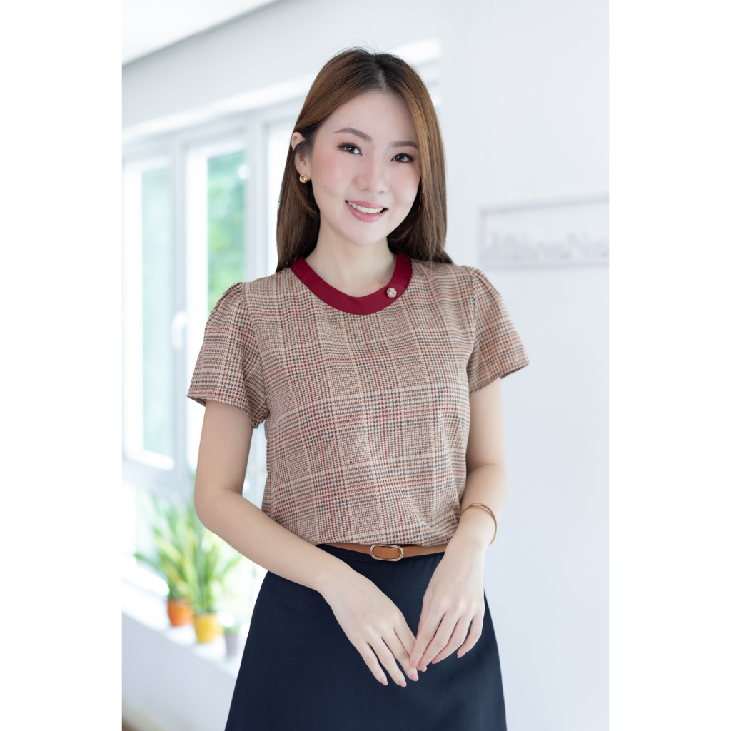 Narinari : MT3601 Overlap Collar with Button Blouse – เสื้อทำงานคอกลม