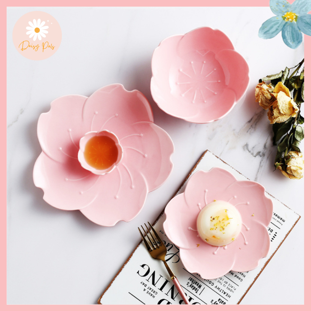 [พร้อมส่ง] จานถ้วยทรงดอกซากุระ Sakura Desu จานชามเซรามิคพรีเมียมดอกไม้สไตล์ญี่ปุ่นน่ารัก อร่อยขึ้นทุกมื้อ DaisyPals