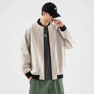 เสื้อแจ็คเก็ตนอกผู้ชายคอตั้งสีดำ สไตล์เรียบหรูทันสมัย ผ้าใส่สบายแมตช์ง่าย ใส่ทำงาน ออกไปข้างนอก สำหรับผู้ชายวัยกลาง