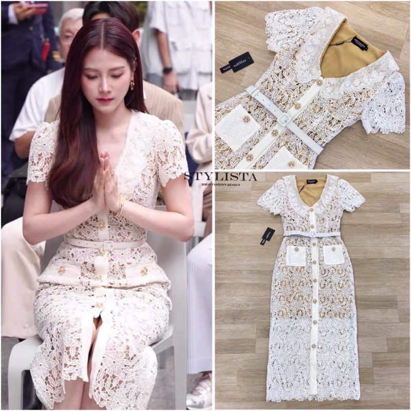 ชุดเดรสสีขาวใส่ทำบุญเดรสลูกไม้ฉลุซับในทั้งตัวทรงพอดีตัวกระดุมหน้ามาคู่เข็มขัดเข้าชุด