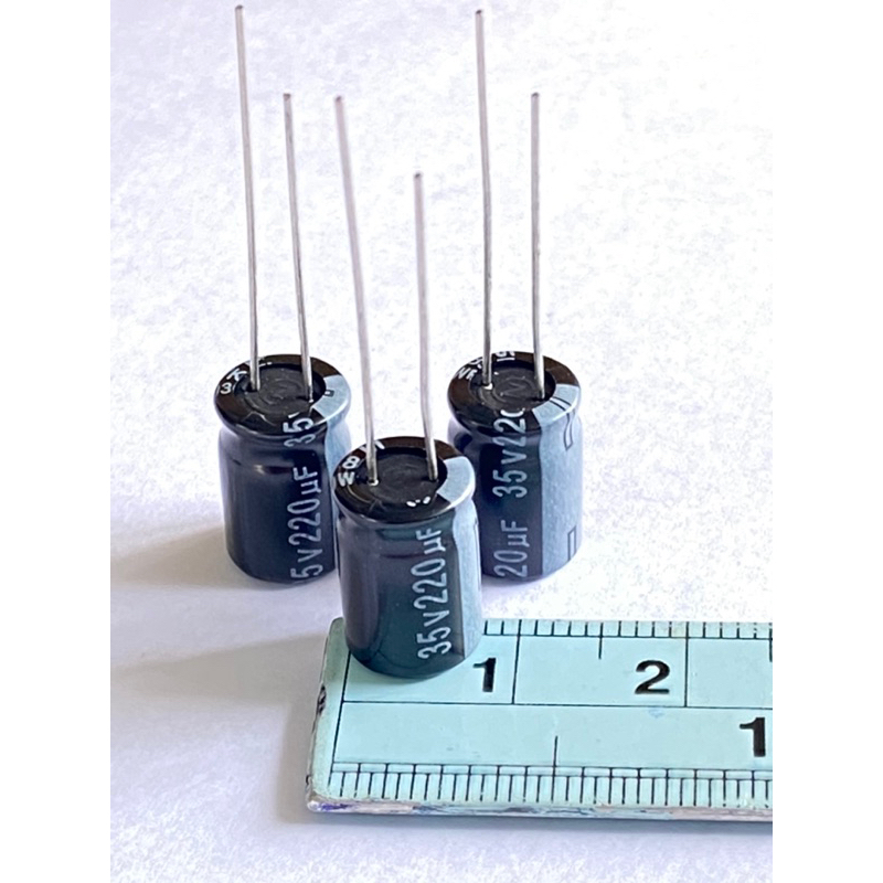 (ชุด10ตัว)เกรดดี C 220UF 35V คาปาซิเตอร์ แบรนด์Aishiสินค้าผลิตใหม่ๆอายุการใช้งานยาวนาน 85C 8x12mm C220UF 35VDC C220UF35V