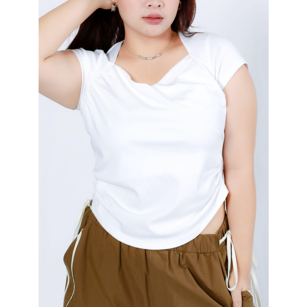 เสื้อคอห้าเหลี่ยมยุ้มอกสีพื้น #FMBL-E2T420