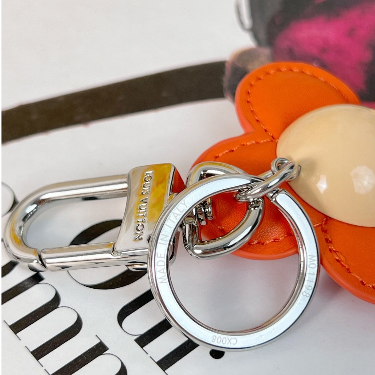 Ready stock ราคา1200 LV หลุยส์ วิตตอง ที่​ห้อย​กระเป๋า เครื่องประดับกระเป๋ PU