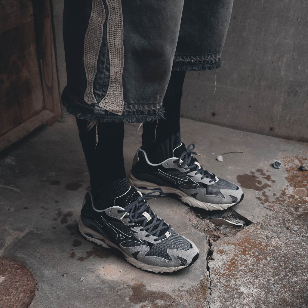 [ลด 20% โค้ด 20XTRA1000] Mizuno Wave Rider 10 Yokai Pack