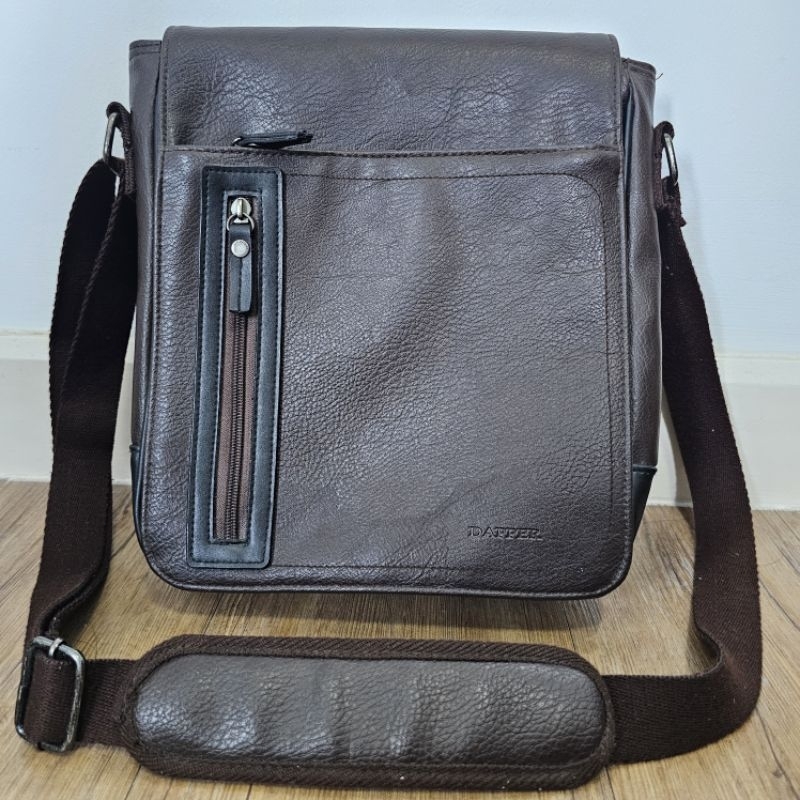 กระเป๋าสะพายผู้ชาย Dapper หนังแท้