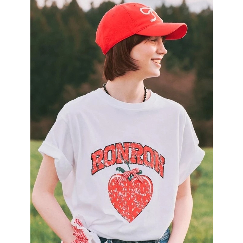 แท้ / พร้อมส่ง Ronron STRAWBERRY RIBBON BASIC FIT T SHIRT