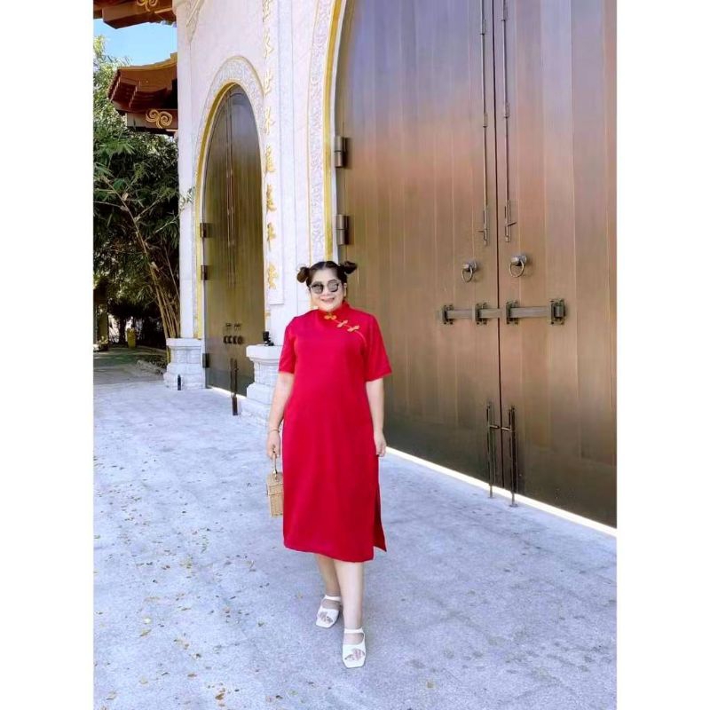 KP34-2เดรสกี่เพ้าผ่าข้าง คอจีน กระดุมจีนสีทอง ทรงสวยมาก ผ้าวูลเวฟ