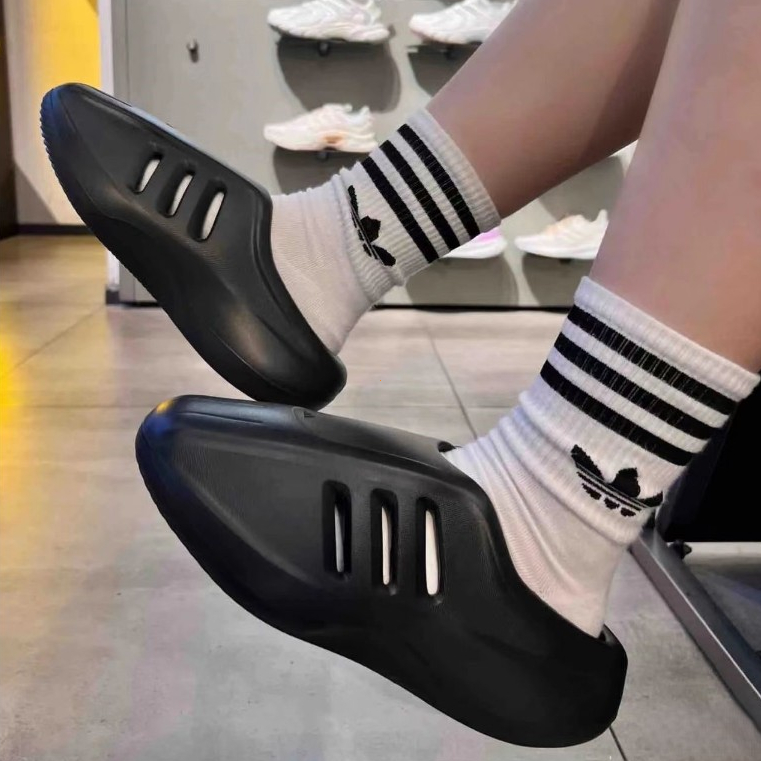 Adidas AdiFom IIInfinity Mules ผู้ชายรองเท้าแตะ รองเท้ายางสีดำ ใส่สบาย scholl ผู้ชาย