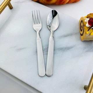 TwinFish 2คู่ ช้อนส้อมสแตนเลส ลายตรง เด็กอนุบาลใช้ได้ ความยา…