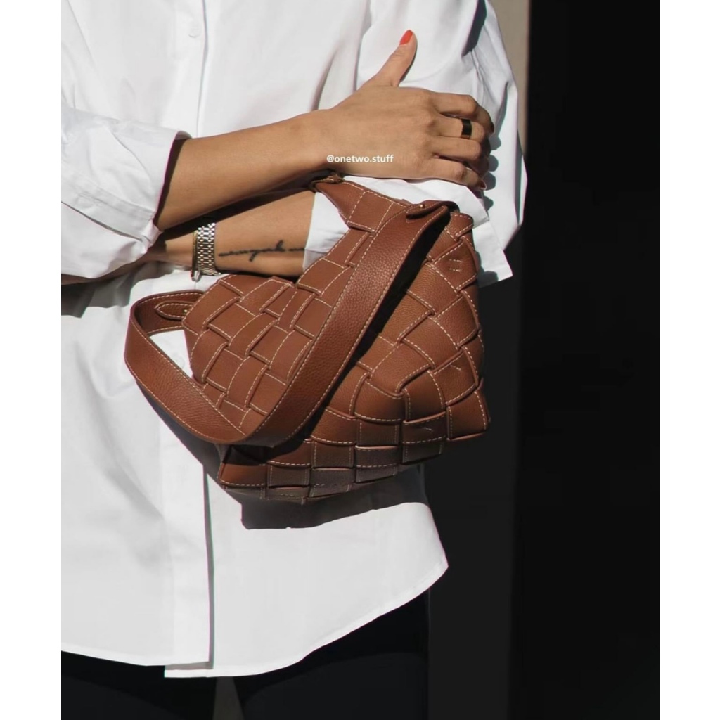 VERAFIED New York - Bucket Bag กระเป๋าสะพายสัญชาติอเมริกา หนังวัวแท้ ของแท้100%จากช็อป