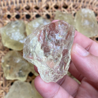 ‼️พร้อมส่งใน🇹🇭‼️Citrine ซิทรินดิบ เนื้อใสสวยมาก หินเเห่งปัญญ…