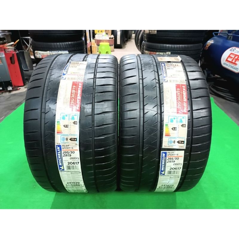 **ราคา 2 เส้น**ยางใหม่ค้างปี 295/30R19 Michelin Pilot Sport 4s(Made in  U.S.A.)ผลิตปลายปี 2020 ประกั