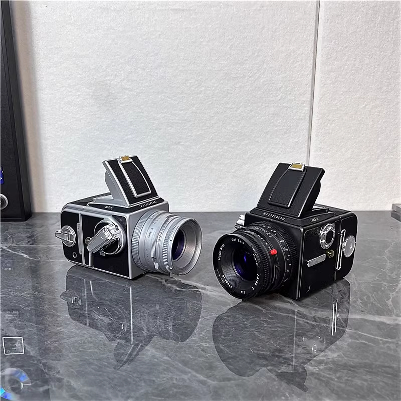 โมเดลกล้อง Hasselblad ของแต่งบ้าน อุปกรณ์ประกอบฉากถ่ายสินค้า พร็อพถ่ายรูป มือ 1 >>> ไม่ใช่กล้องถ่ายรูป <<<