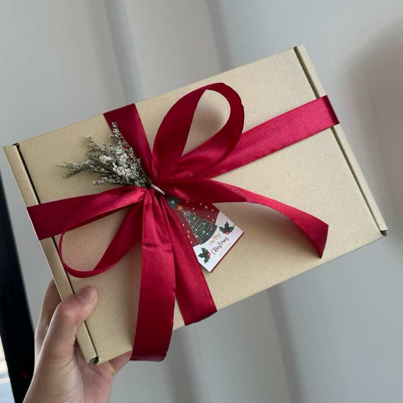 Gift box LS (โบว์สีแดง) เทียนหอม L มีฝาไม้ + ไม้หอม S ตกแต่งกล่องของขวัญ