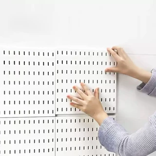 แผ่นวางของติดผนัง 56*56*0.5cm กระดานแขวนของ Pegboard แผ่นใหญ่ วางของมากขึ้น