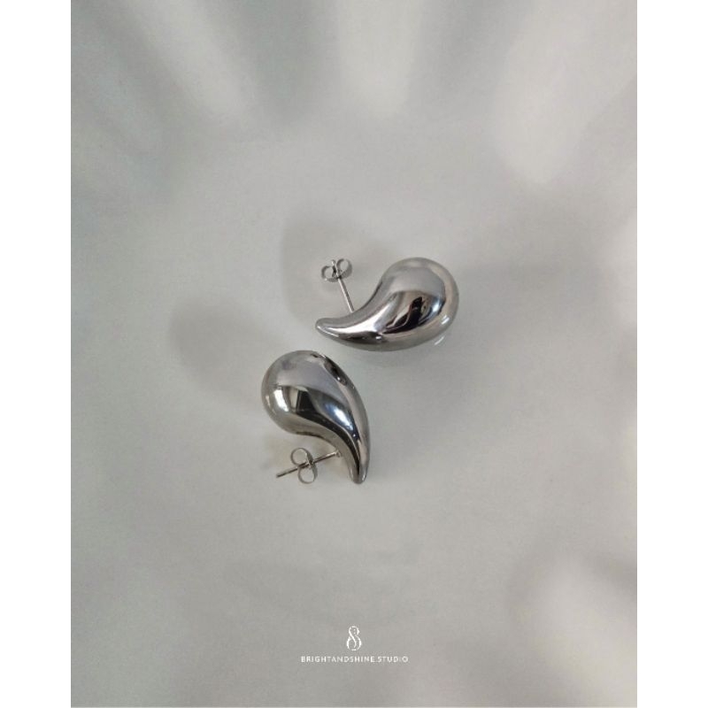 Bright and Shine - SILVER BOLD DROP EARRINGS (2.5 cm.)