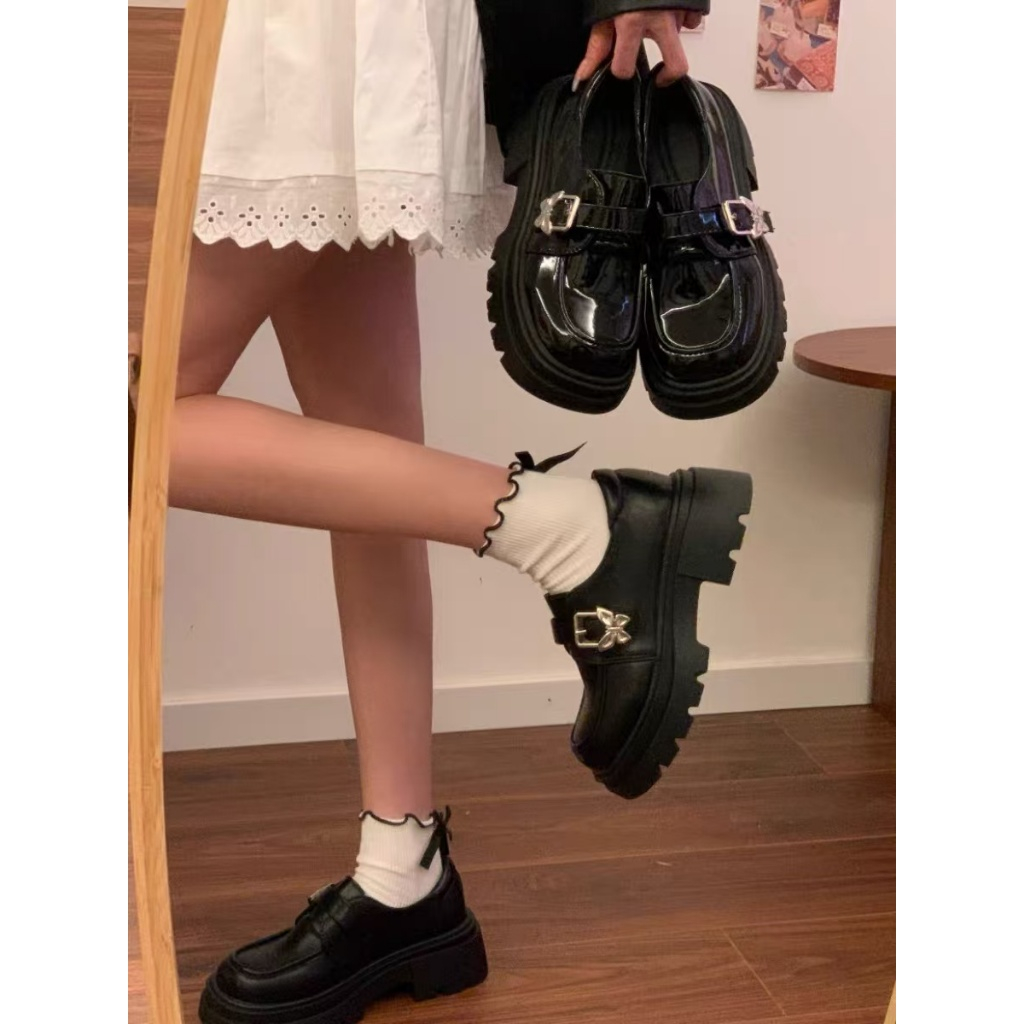 One for all พร้อมส่งจากไทย TX613 รองเท้าหนังคัชชูผู้หญิง แต่งอะไหล่ผีเสื้อ หนา2นิ้ว สไตล์เกาหลี