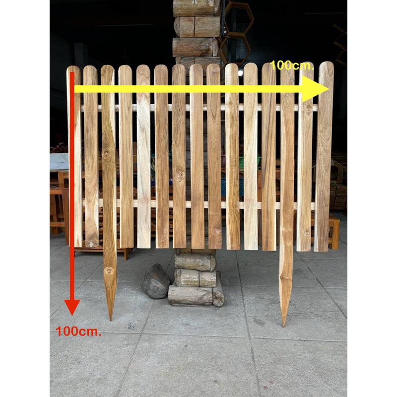 รั้วไม้สักขนาด 100x100 cm. ตัวรั้วสูง 70 cm. ขาปักสูง 30 cm.