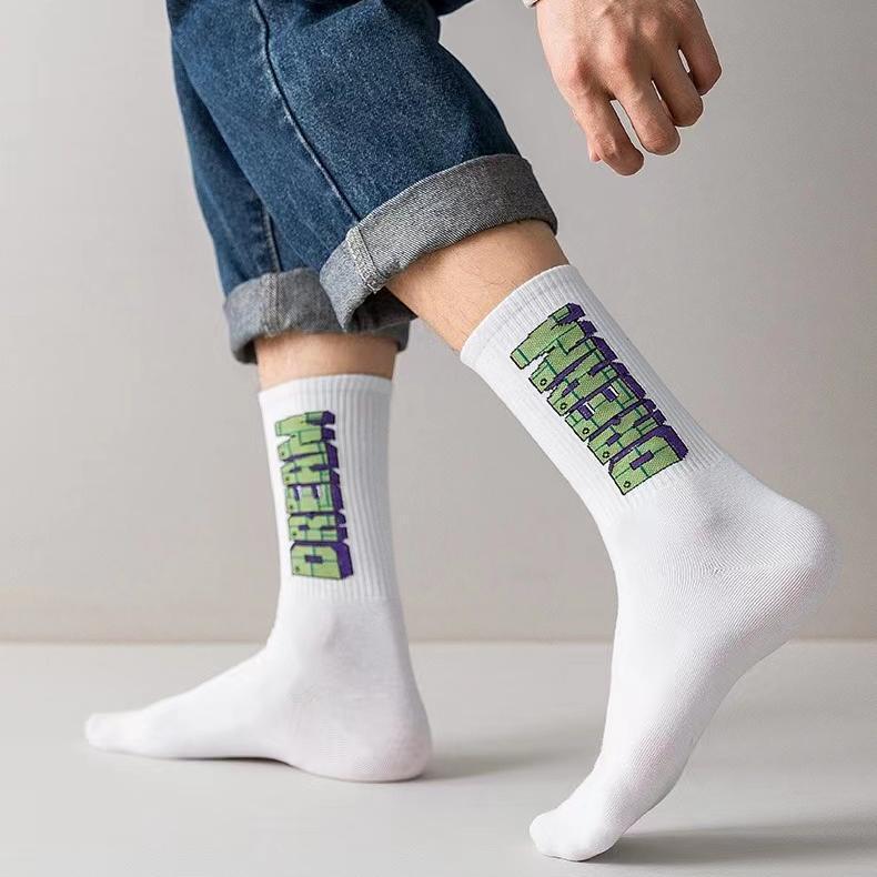 (ได้รับ 2-3 วัน)  จัดส่งจากประเทศไทย~ถุงเท้าข้อสูงลายกราฟฟิตี้ ผลิตจากผ้าฝ้ายแท้ เหมาะสำหรับทั้งชายและหญิง - รูปที่ 2