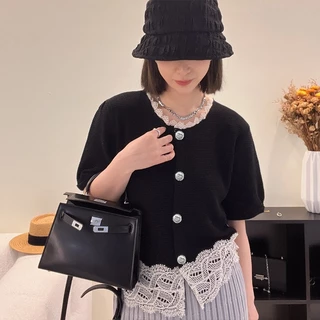 Fashion clothing เสื้อผู้หญิง เสื้อผ้าผู้หญิงงานเข้าใหม่ ดีเทลเป็นลูกไม้ตรงชายเสื้อและขอบคอ งานดี งานปัง งานสวยๆแบบนี้