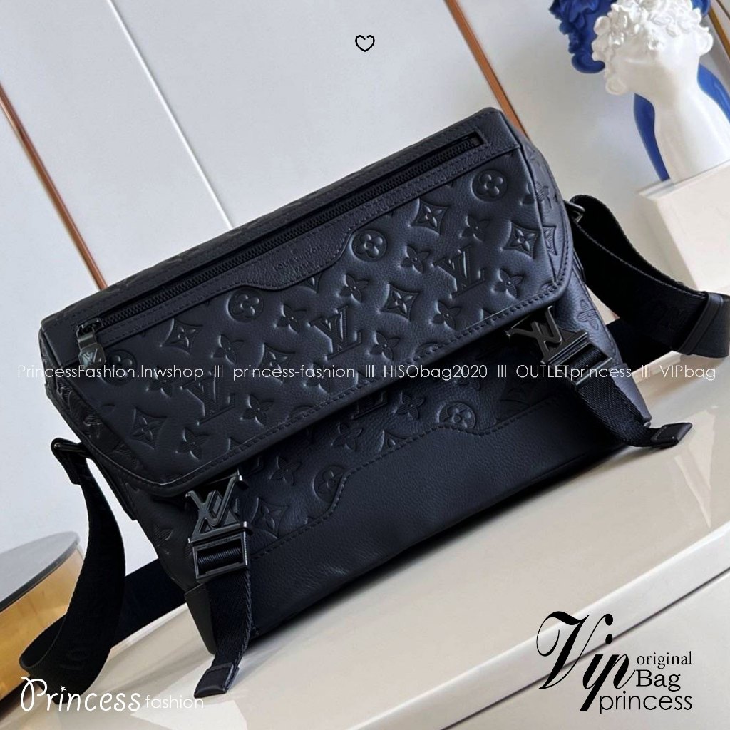 สลับแท้ LVMessenger Voyager PM Monogram Shadow leather Bag กระเป๋าทรงแมสเซนเจอร์ใบใหญ่หนังแท้ สไตล์ว