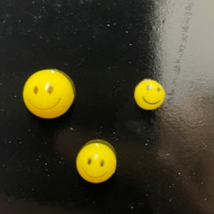 แม่เหล็กหน้ายิ้ม Smile magnet