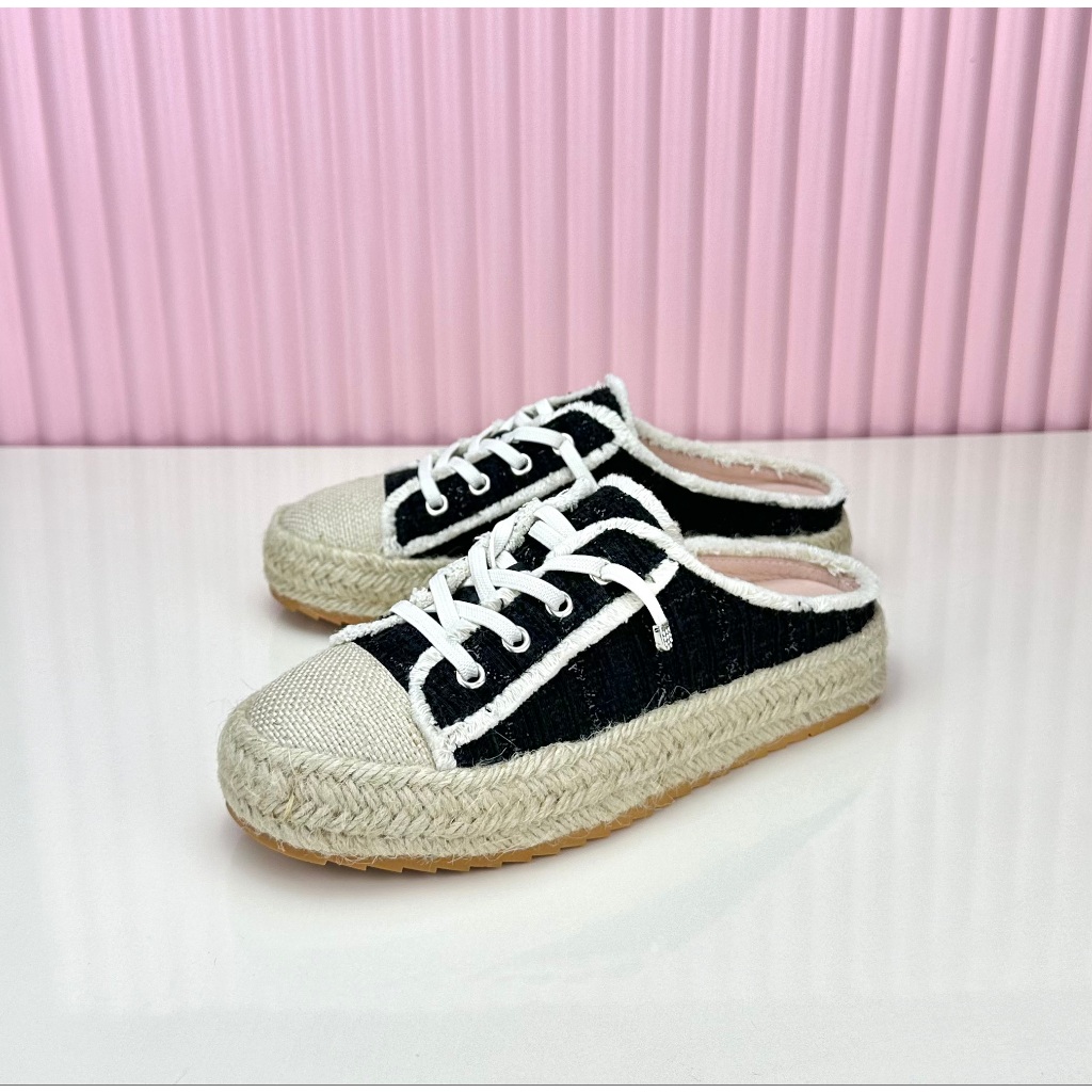 Comfort Zone Women's Classy Slippers, Black/Cream
