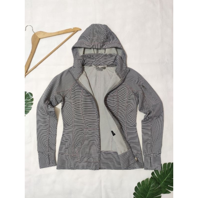 เสื้อกันหนาว(มือสอง) Athleta