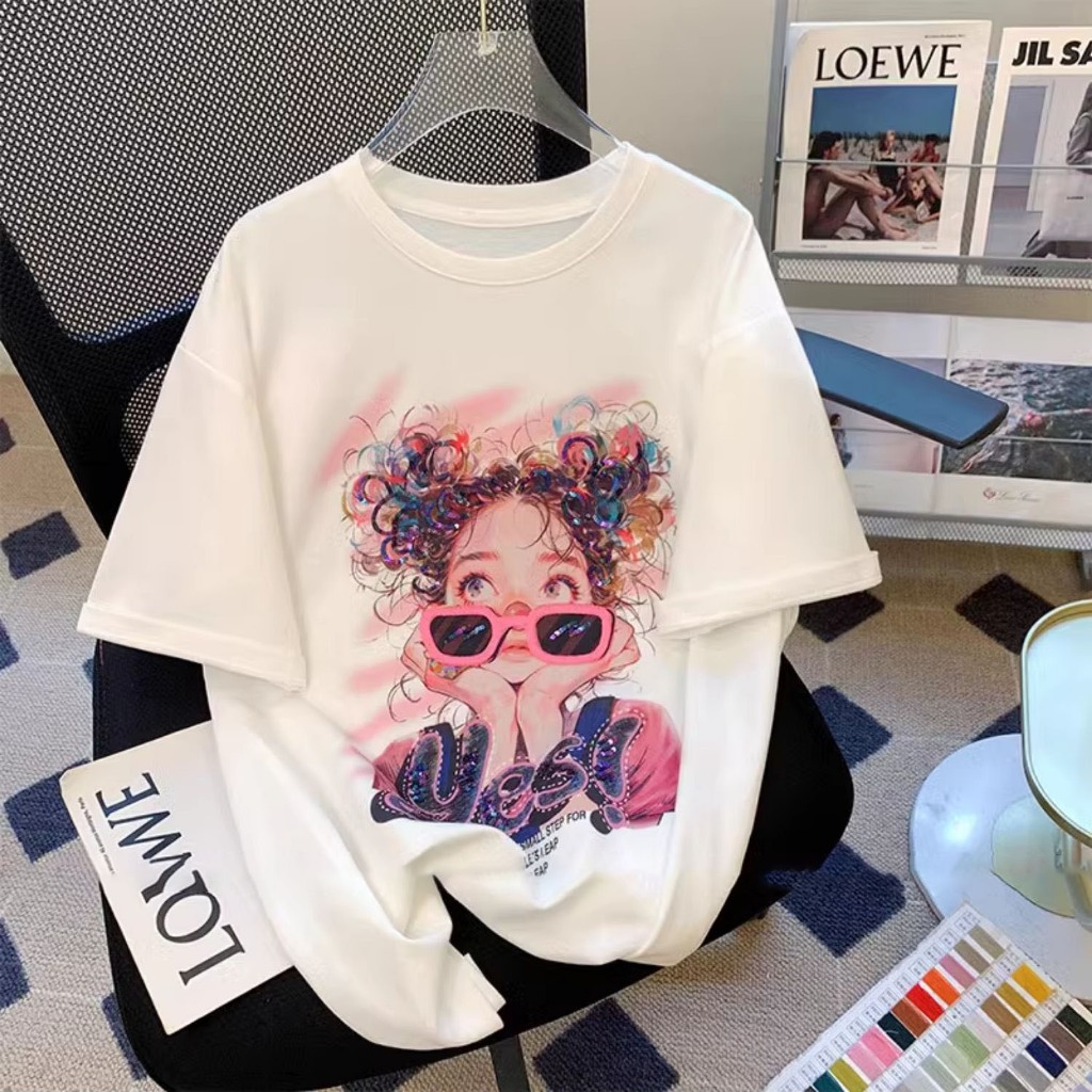 Basi💥 เสื้อยืด oversize สกรีนด้านหน้ ลาย สาวผมหยิกน่ารัก ผ้าคอตตอน100% เนื้อผ้าเกรดพรีเมียม คอกลม ใส่สบาย