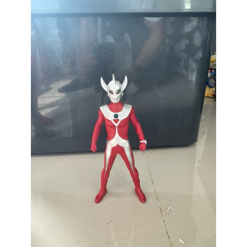 18 cm Bandai Ultraman Taro, spark doll