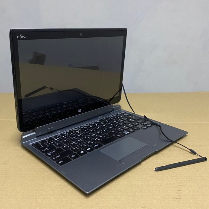 Fujitsu ArrowsTab Q736 Core i5gen6(RAM4GB/SSD128GB)ขนาด13.3" แท็บเล็ต 2in1คีย์บอร์ดพร้อมปากกาตรงรุ่น