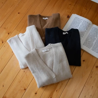 Mackie loose cardigan คาร์ดิแกนตัวหนาาา oversize มาแล้วววว รุ่นนี้ผ้านุ่มมมฟูมาก ผ้ารุ่นนี้ไม่บางเลยสามารถกันหนาว