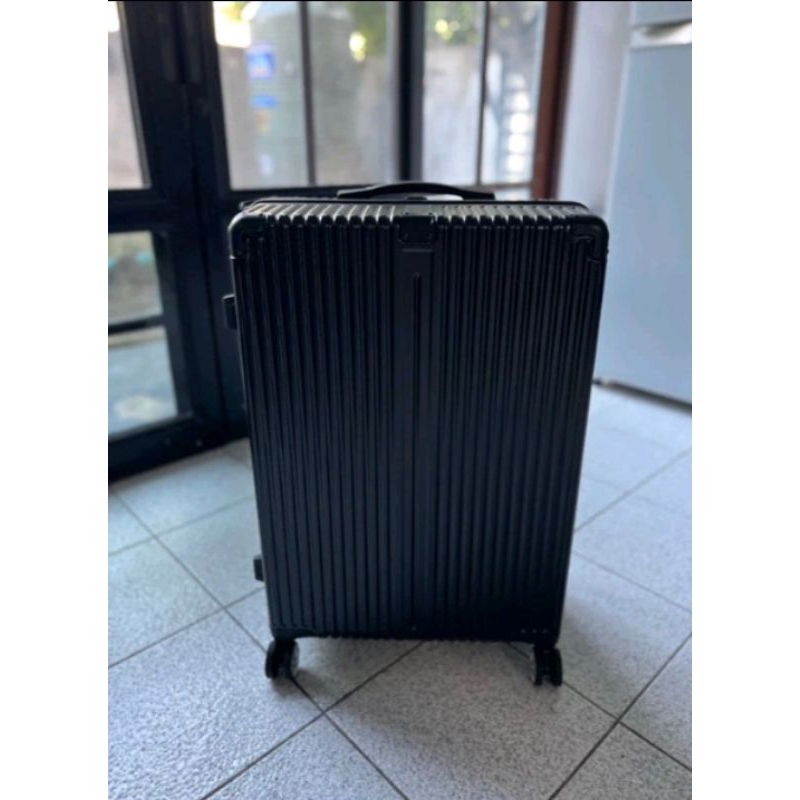 กระเป๋าเดินทางล้อลาก 26 นิ้ว ของ UOB