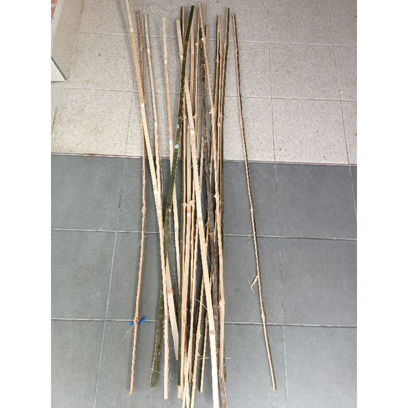ไม้ไผ่ทำว่าว ไม้ไผ่สีสุก แพ็กล่ะ 5 อันแบบผ่าซี่ ขนาด 1 ซม.x 150 ซม.หนาแรัมาณ 0.8-1.0 มม