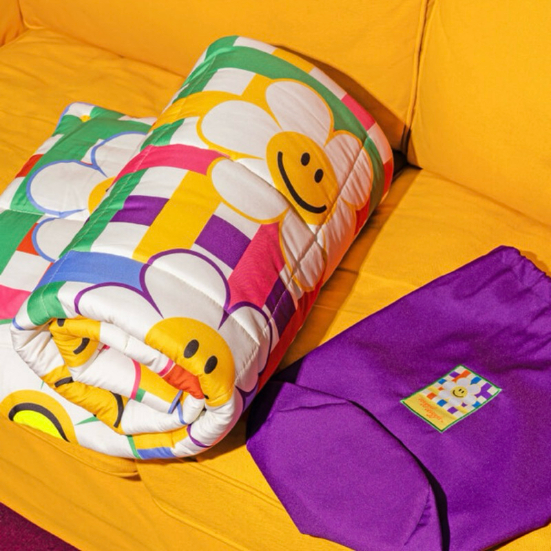พร้อมส่ง🌈Wiggle Wiggle ของแท้ 💯 ผ้าห่ม ผ้าคลุมตัว มีกระดุมติด Rainbow Smile Check วิกเกิ้ล Padded Blanket 42018 - รูปที่ 2