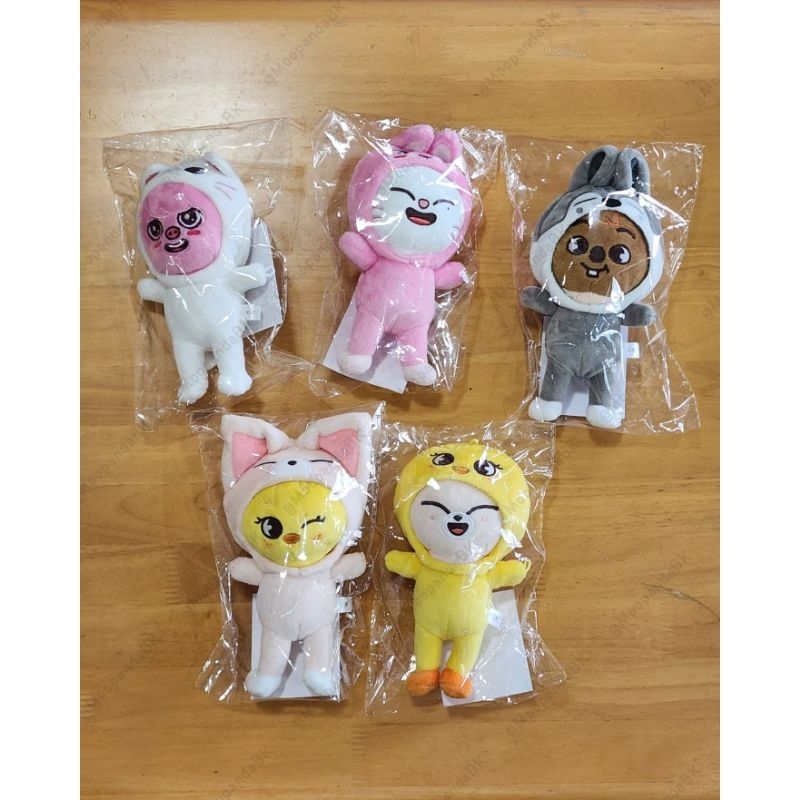 พร้อมส่ง ของแท้💯 มือ1 SKZOO bag charm toy world japan