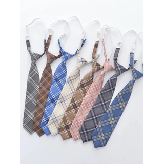 MORA | (แบบสั้น) พร้อมส่ง 🍒 เนคไทสำเร็จรูปลายสก็อต/เนคไทลายทาง necktie (แบบสำเร็จรูป/สวมคอ)