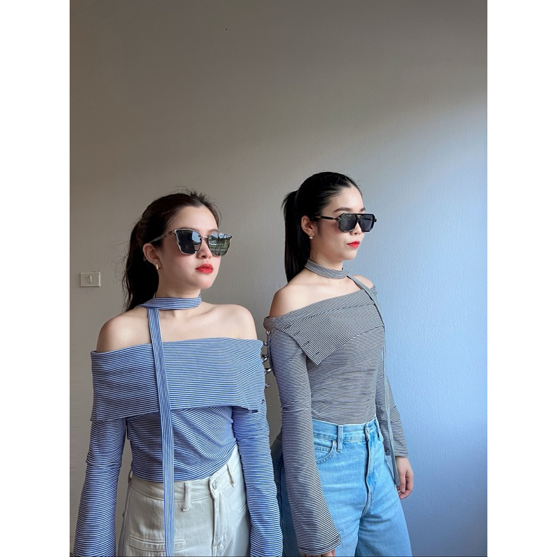 Taryn Top ใหม่ เสื้อแขนยาวลายทางเล็ก ทรงปาดไหล่