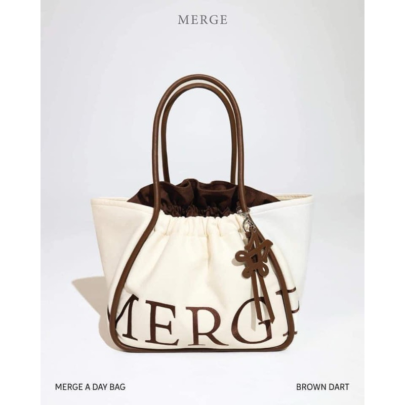 พร้อมส่ง ’Merge A Day Bag‘ คอลใหม่สี Light Beige and Black สวย