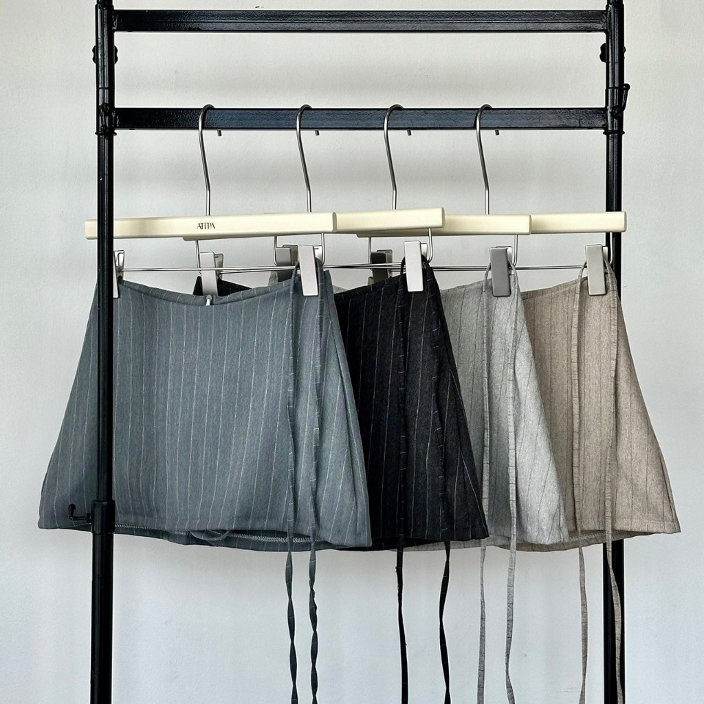 Atipashop - JADIE STRIPE SKIRT กระโปรงสั้น ลายริ้ว ดีเทลผูกเชือก