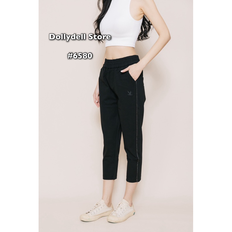 6580  กางเกง Dolly Dell ทรง 5 ส่วนแต่งแถบ เพรชสวยมาก สีดำ