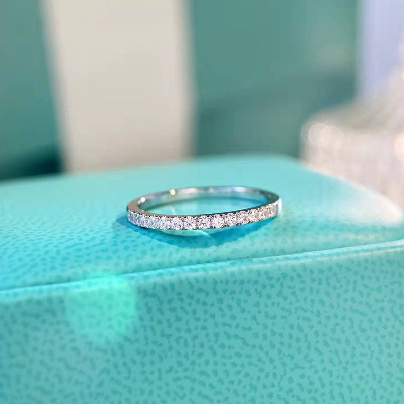 SORAYA แหวนเพชรครึ่งวง ฝังเพชร moissanite รวม 50 ตังค์ เงินแท้92.5%