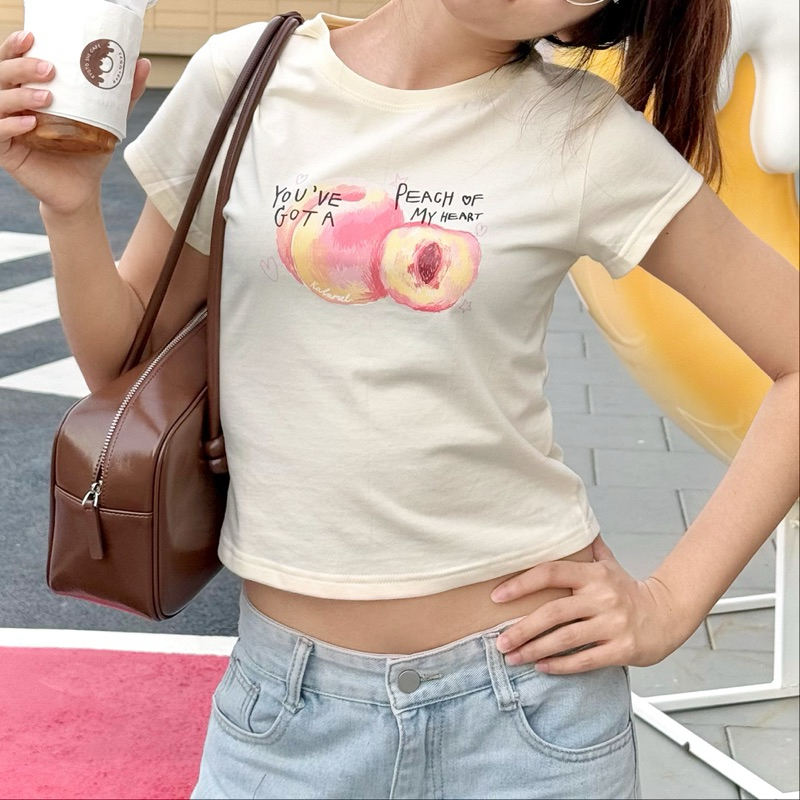 Kalamel เสื้อยืดผู้หญิง baby tee ลาย Peach เสื้อสวยน่ารัก
