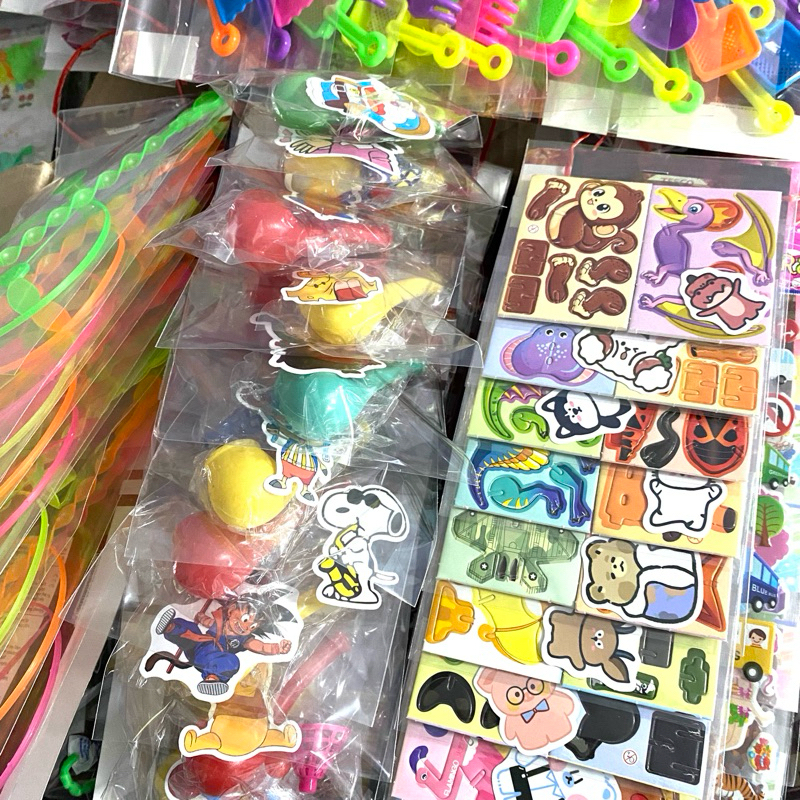 ขนมแผง ของเล่น+ขนม ของเล่นตอกแผง แผงละ 10 ชิ้น ของเล่นแผง