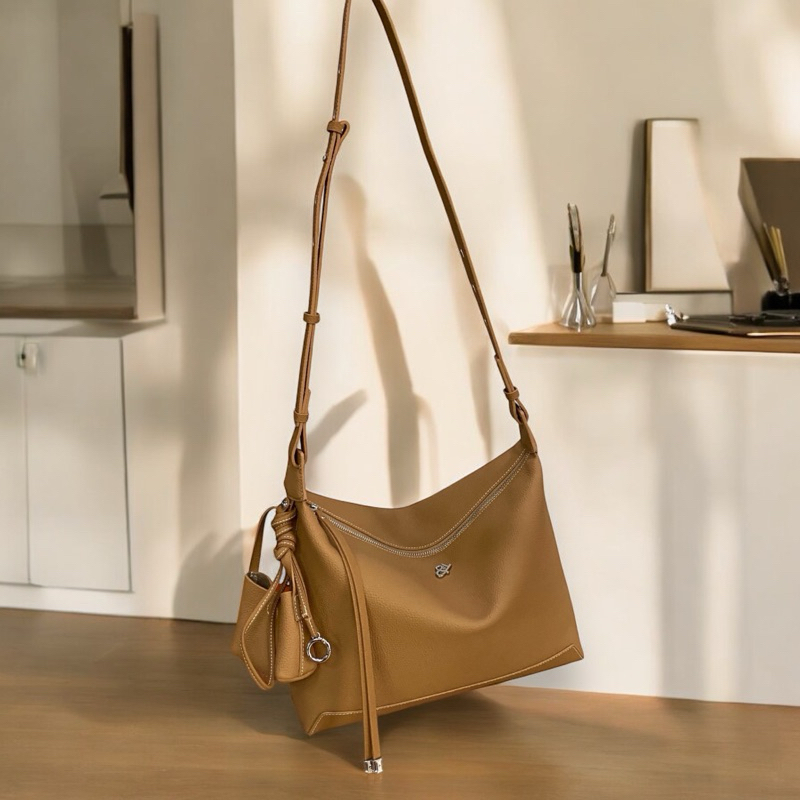 Anastasia  31cm Shopping bags  กระเป๋าหนังลูกวัวเวลลัม แบรนด์Lovera