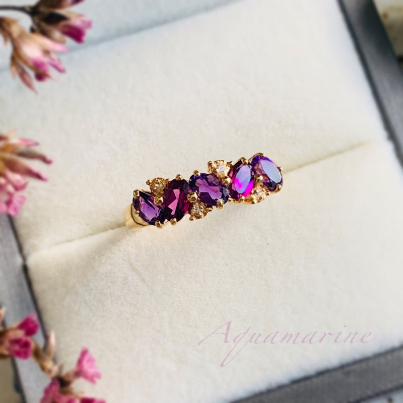 แหวนแถวพลอยโรโดไลต์และอเมทิสต์(Amethyst / Rhodolite)เจียระไนทรงไข่ สลับพลอยเพทายขาว