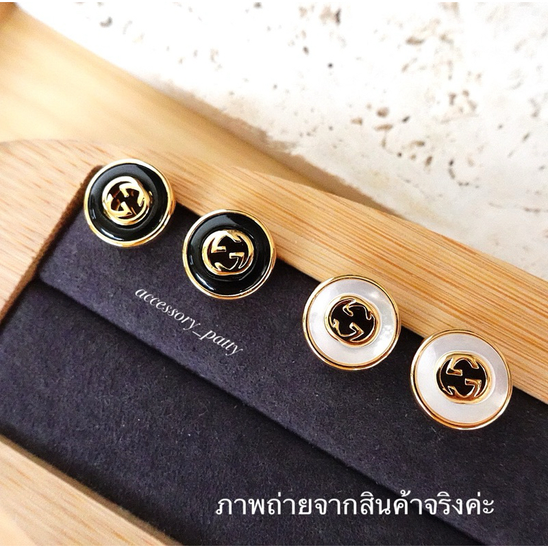 ต่างหูก้านเงิน รุ่นG18 งานตัวเรือนสีทองมี2สีนะคะ(ดำ,ขาว) ขนาด1.3cmค่ะ งานสวยเป๊ะสุดค่ะ