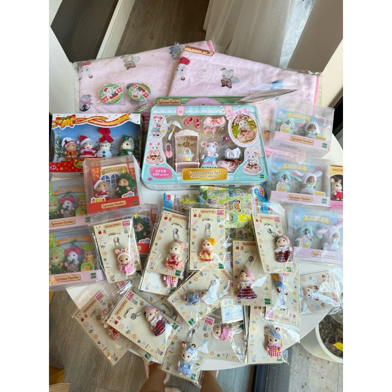กล่องสุ่ม Sylvanian / พวงกุญแจ Sylvanian / โมเดล sylvanian พร้อมส่ง