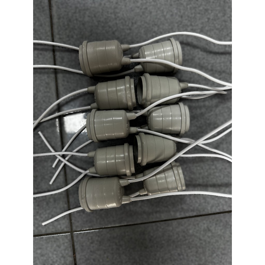 10อัน ต่อแพ็ก ขั้วห้อยกันน้ำเกลียว E27 สีขาว ยี่ห้อ N