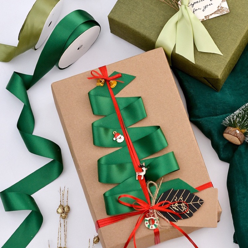 ริบบิ้นสีเขียว/ สีแดง 2 ด้าน green ribbon